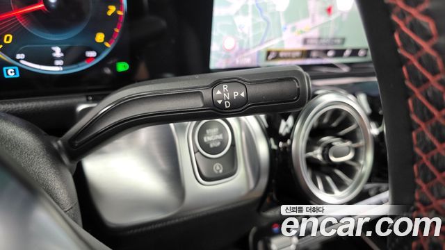 Mercedes-Benz GLB-Class 2023 — photo 9