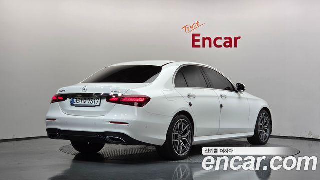 Mercedes-Benz E-Class 2023 — photo 2