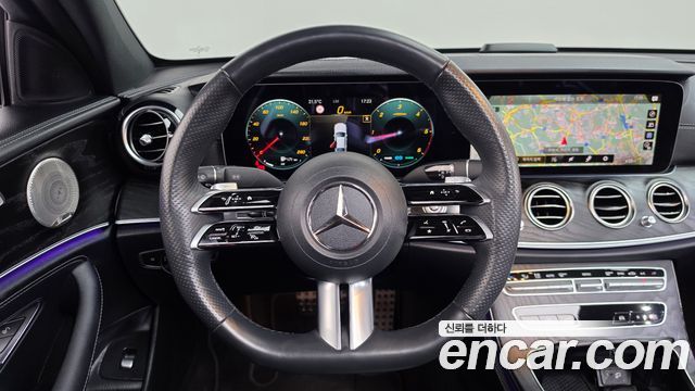 Mercedes-Benz E-Class 2023 — photo 19