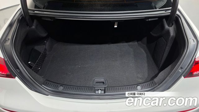 Mercedes-Benz E-Class 2023 — photo 23