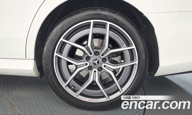 Mercedes-Benz E-Class 2023 — photo 7