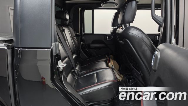 Jeep Gladiator 2022 — photo 17