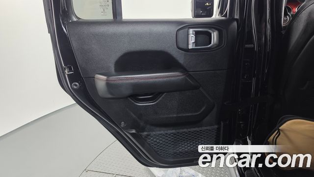 Jeep Gladiator 2022 — photo 15