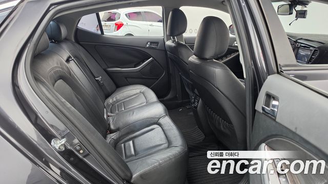 Kia K5 2012 — photo 12