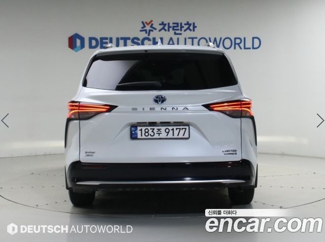 Toyota Sienna 2023 — photo 4