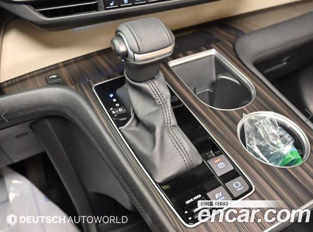 Toyota Sienna 2023 — photo 9