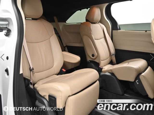 Toyota Sienna 2023 — photo 12