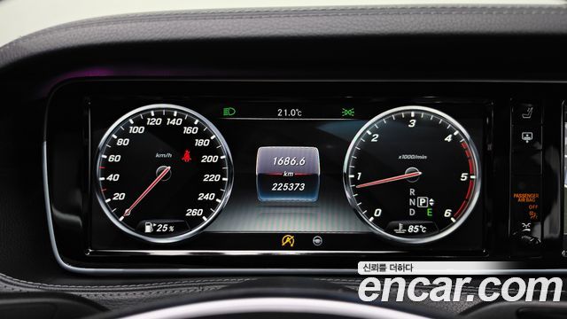 Mercedes-Benz S-Class 2016 — photo 8