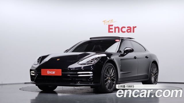 Porsche Panamera 2023 — photo 1