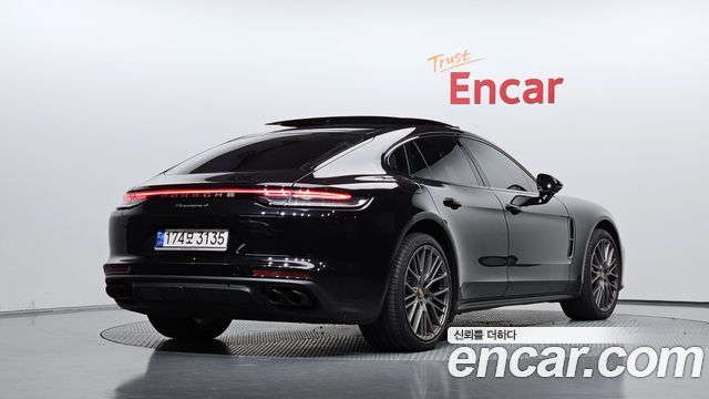 Porsche Panamera 2023 — photo 2