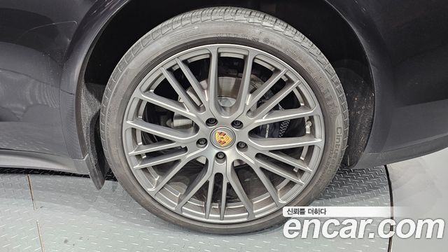 Porsche Panamera 2023 — photo 7