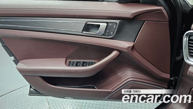 Porsche Panamera 2023 — photo 14