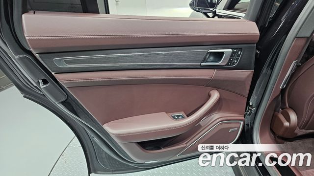 Porsche Panamera 2023 — photo 15