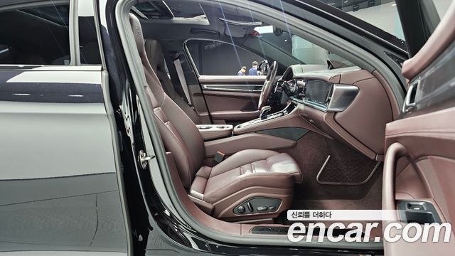 Porsche Panamera 2023 — photo 16