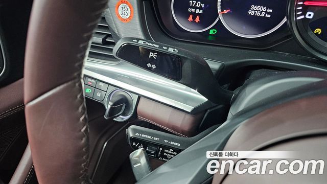 Porsche Panamera 2023 — photo 28