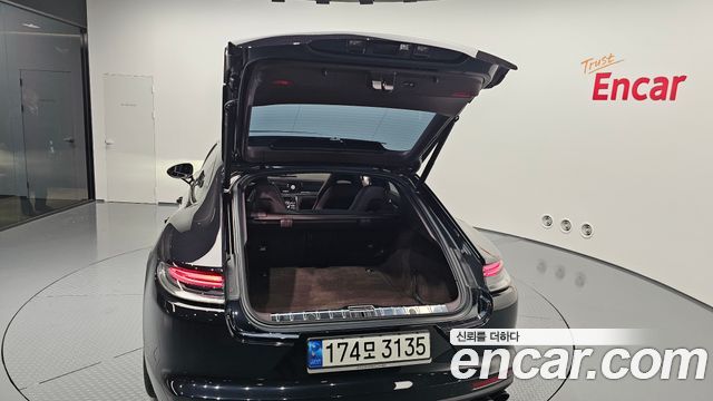Porsche Panamera 2023 — photo 36
