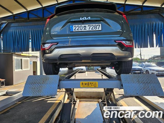 Kia Niro 2024 — photo 2