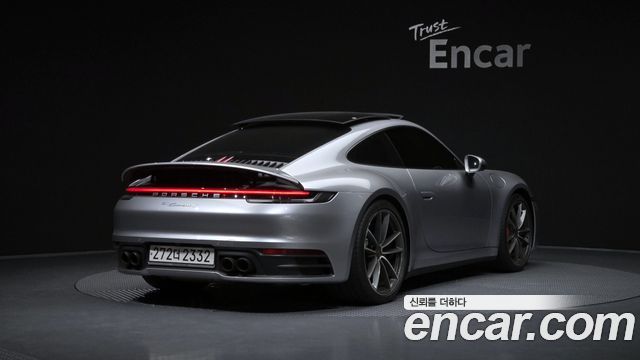 Porsche 911 2020 — photo 2