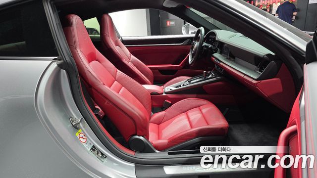 Porsche 911 2020 — photo 18