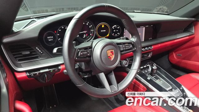 Porsche 911 2020 — photo 19