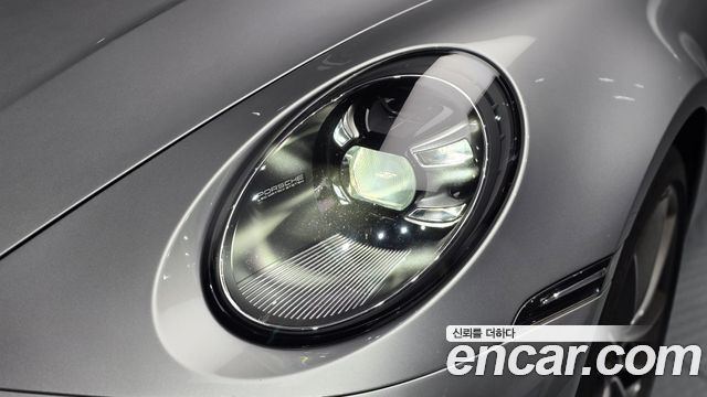 Porsche 911 2020 — photo 8