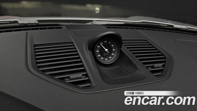 Porsche 911 2020 — photo 35
