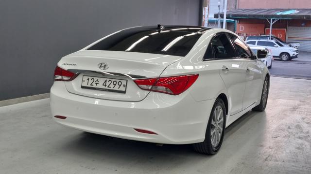 Hyundai Sonata 2014 — photo 2