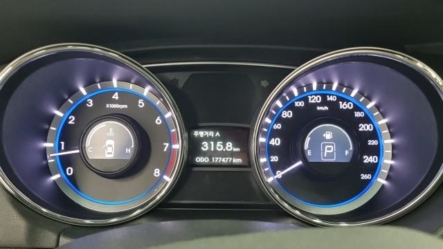 Hyundai Sonata 2014 — photo 8