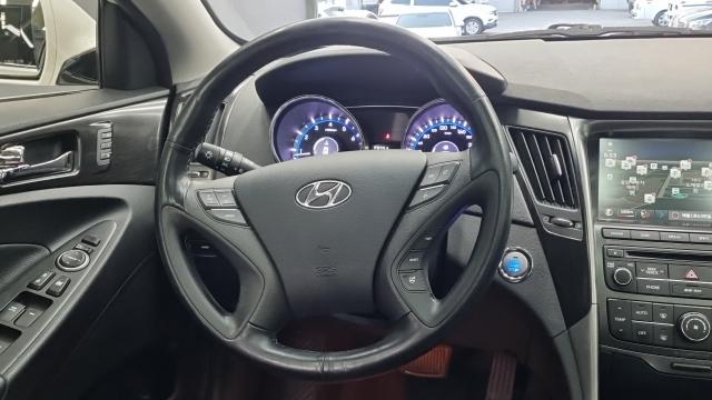 Hyundai Sonata 2014 — photo 13