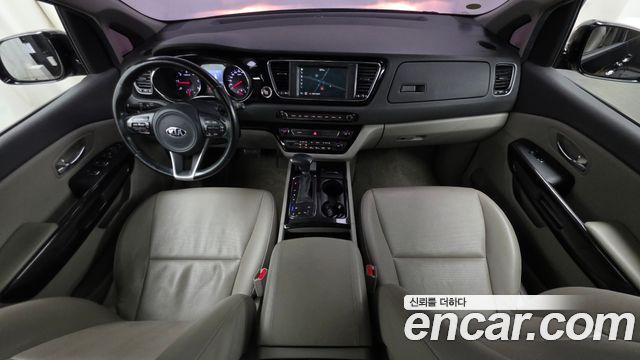 Kia Canival 2017 — photo 10