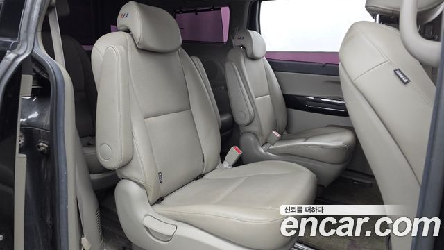 Kia Canival 2017 — photo 18