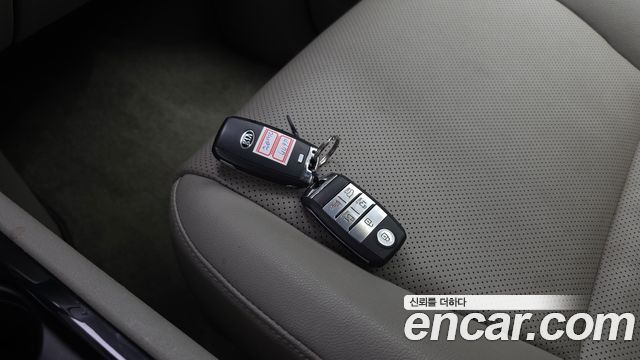 Kia Canival 2017 — photo 22