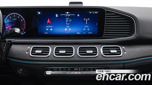 Mercedes-Benz GLE-Class 2026 — photo 12