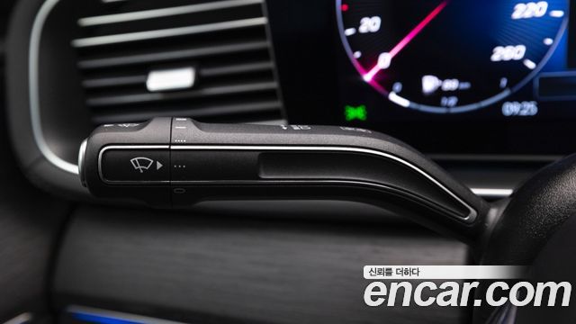 Mercedes-Benz GLE-Class 2026 — photo 16