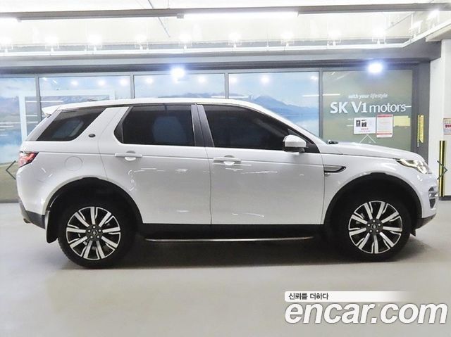 Land Rover Discovery Sport 2017 — photo 4