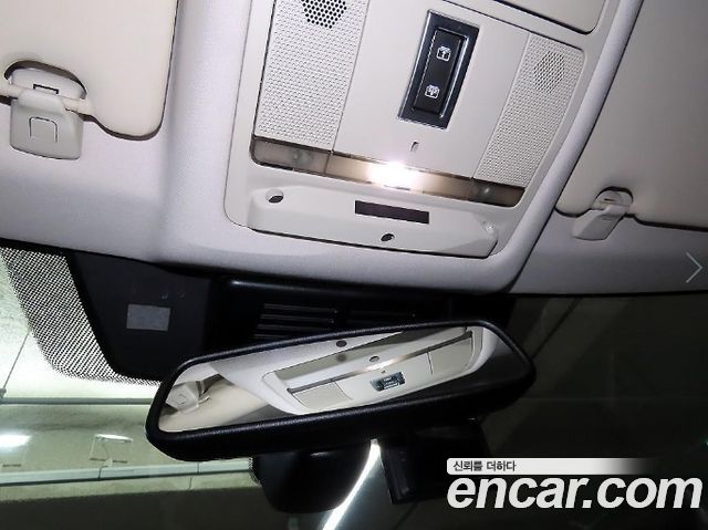 Land Rover Discovery Sport 2017 — photo 15