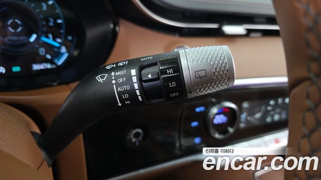 Genesis GV70 2023 — photo 28