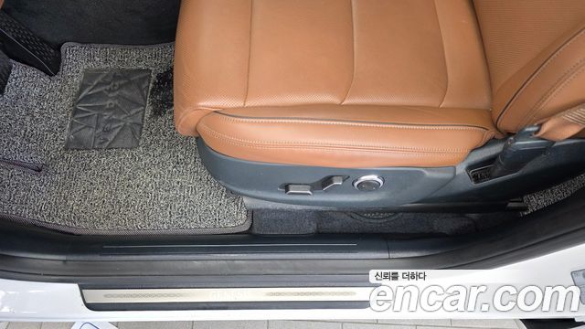 Genesis GV70 2023 — photo 31