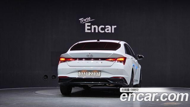 Hyundai AVANTE 2023 — photo 4