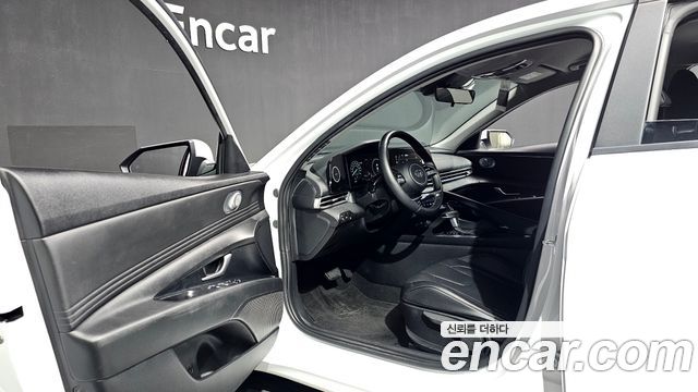 Hyundai AVANTE 2023 — photo 13