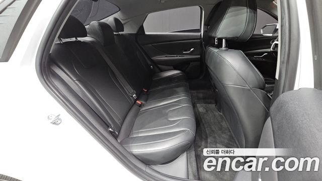 Hyundai AVANTE 2023 — photo 17