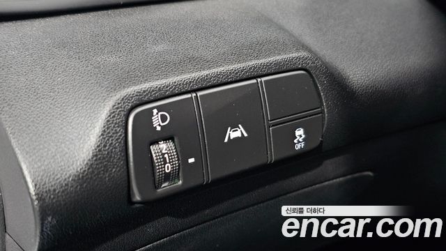 Hyundai AVANTE 2023 — photo 19