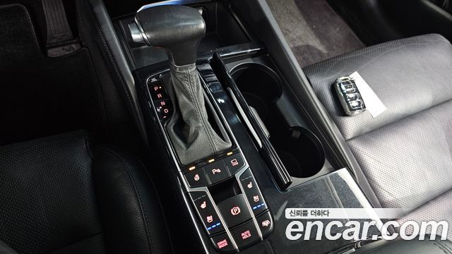 Kia K7 2018 — photo 12