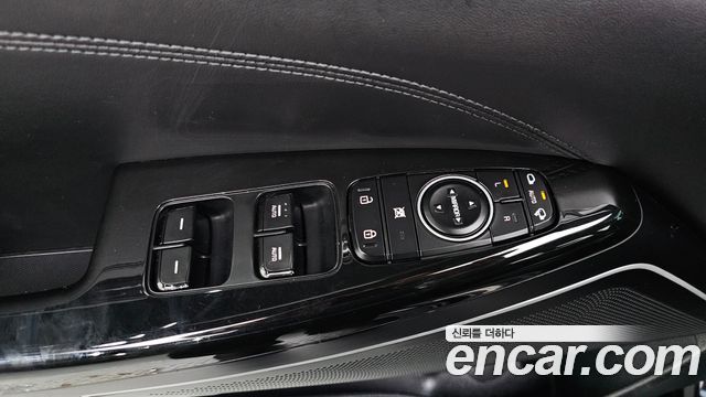 Kia K7 2018 — photo 22