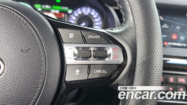 Kia K7 2018 — photo 25