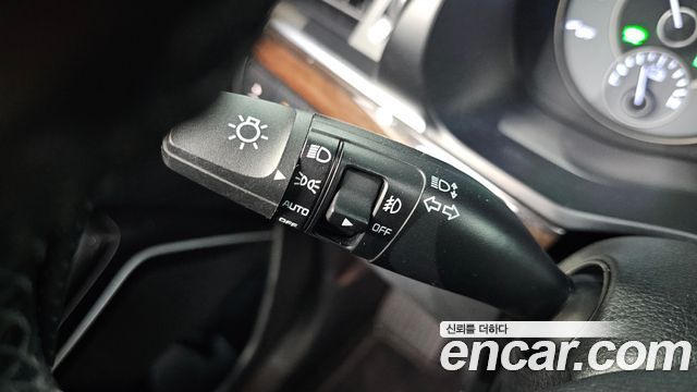 Kia K7 2018 — photo 26