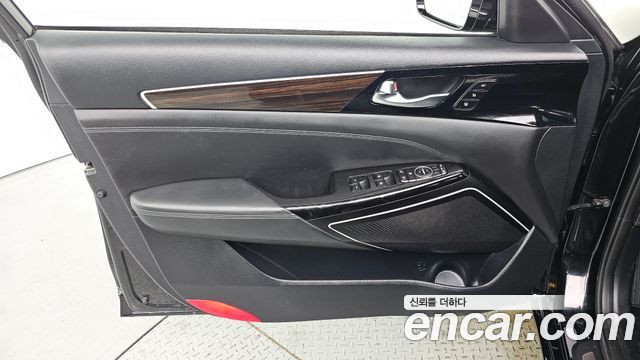 Kia K7 2018 — photo 14