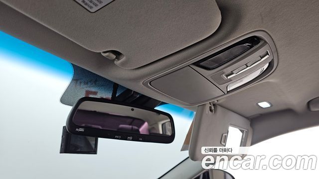 Kia K7 2018 — photo 28