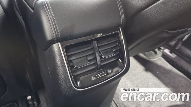 Kia K7 2018 — photo 31