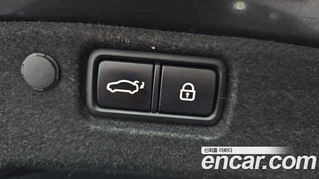 Kia K7 2018 — photo 33